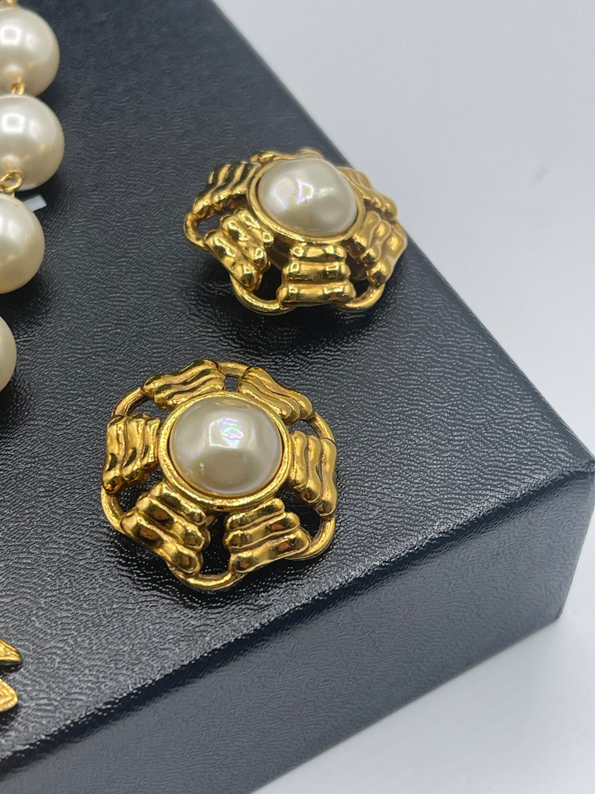 Chanel - Earrings