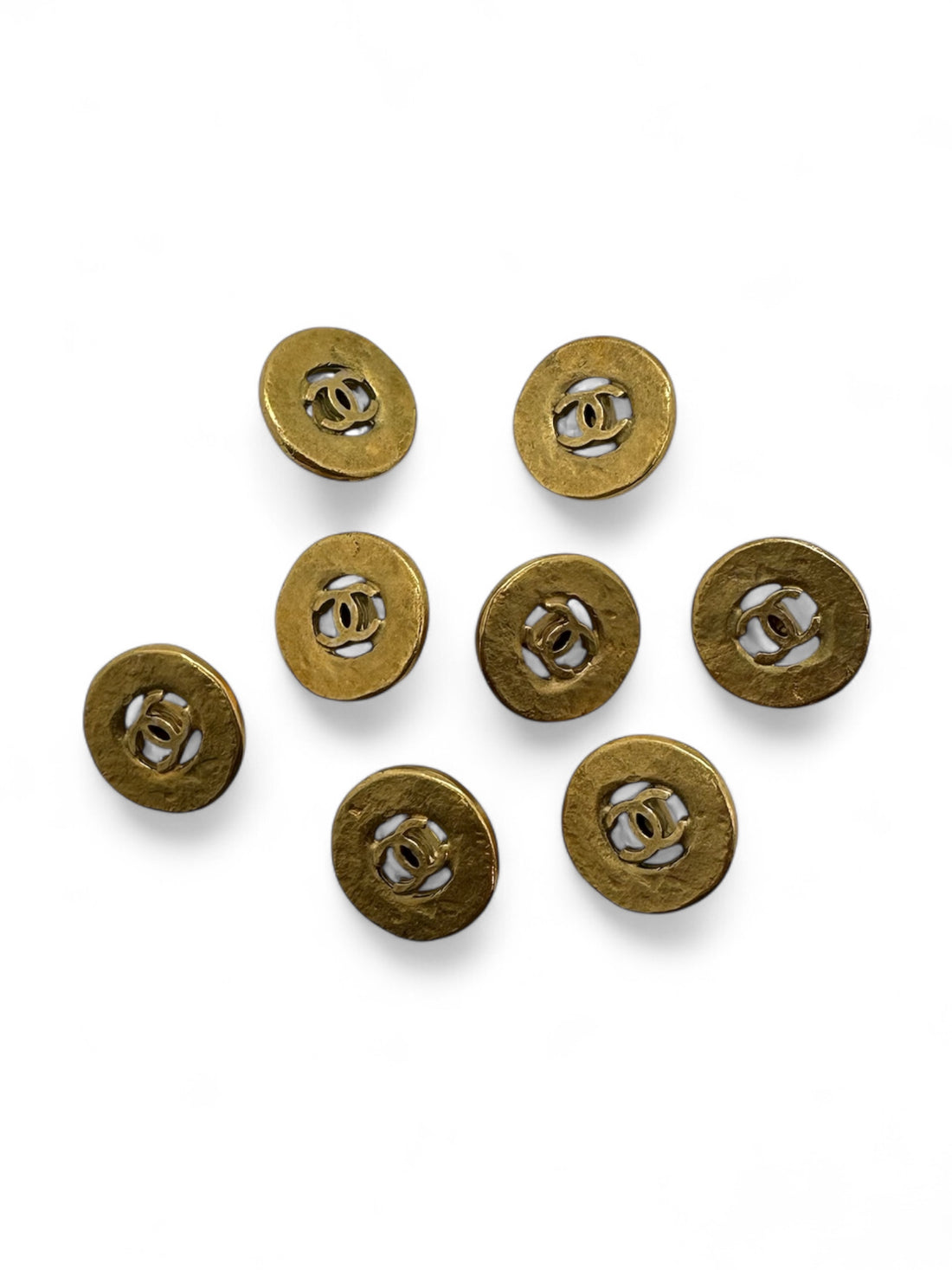 Chanel - goldene CC-Knöpfe