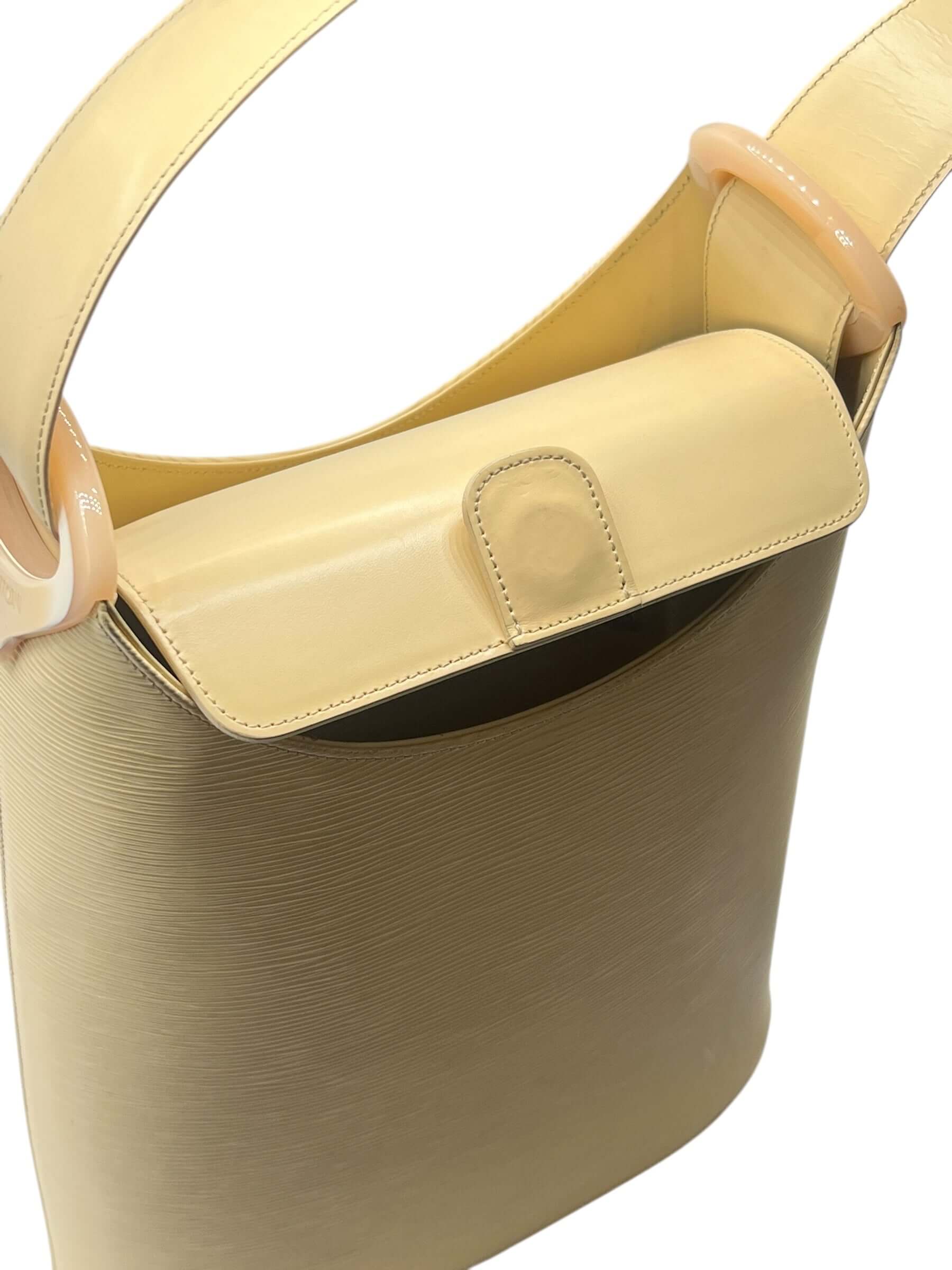Louis Vuitton - sac verseau cuir épi jaune