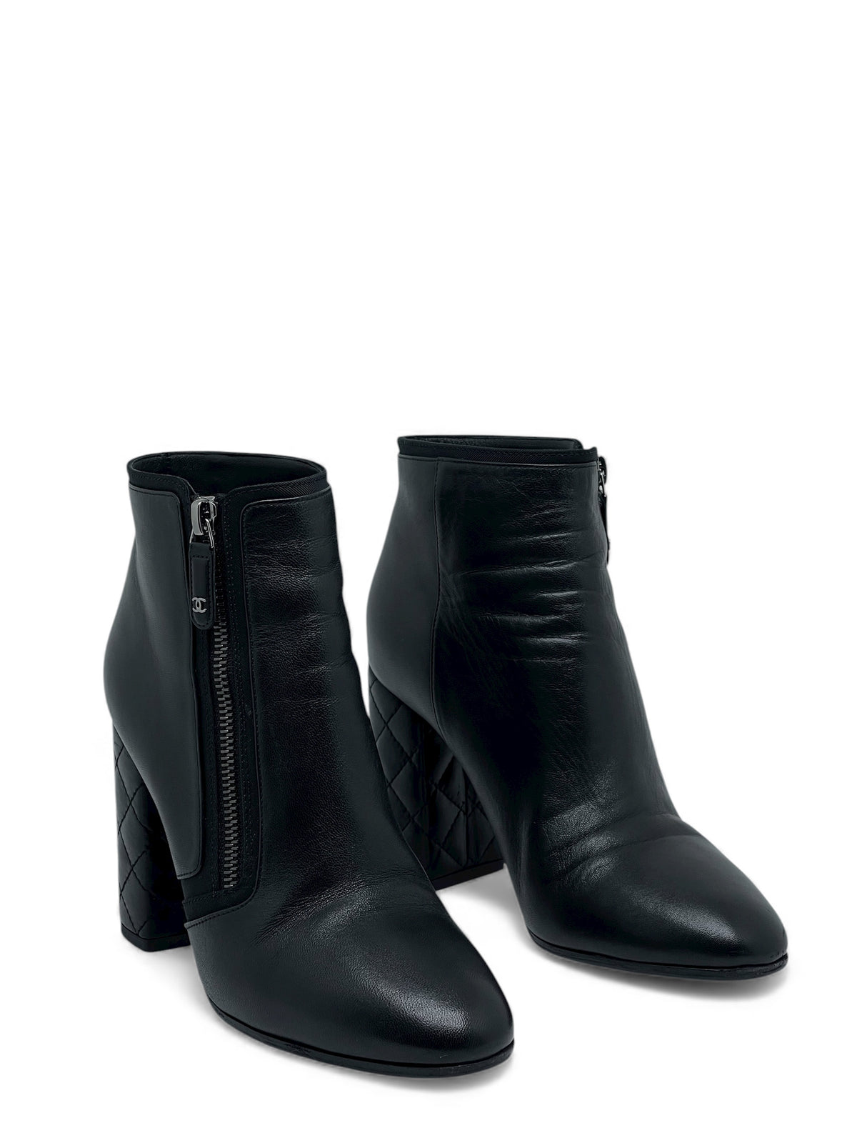 Chanel - Stiefeletten aus gestepptem Leder Gr. 38