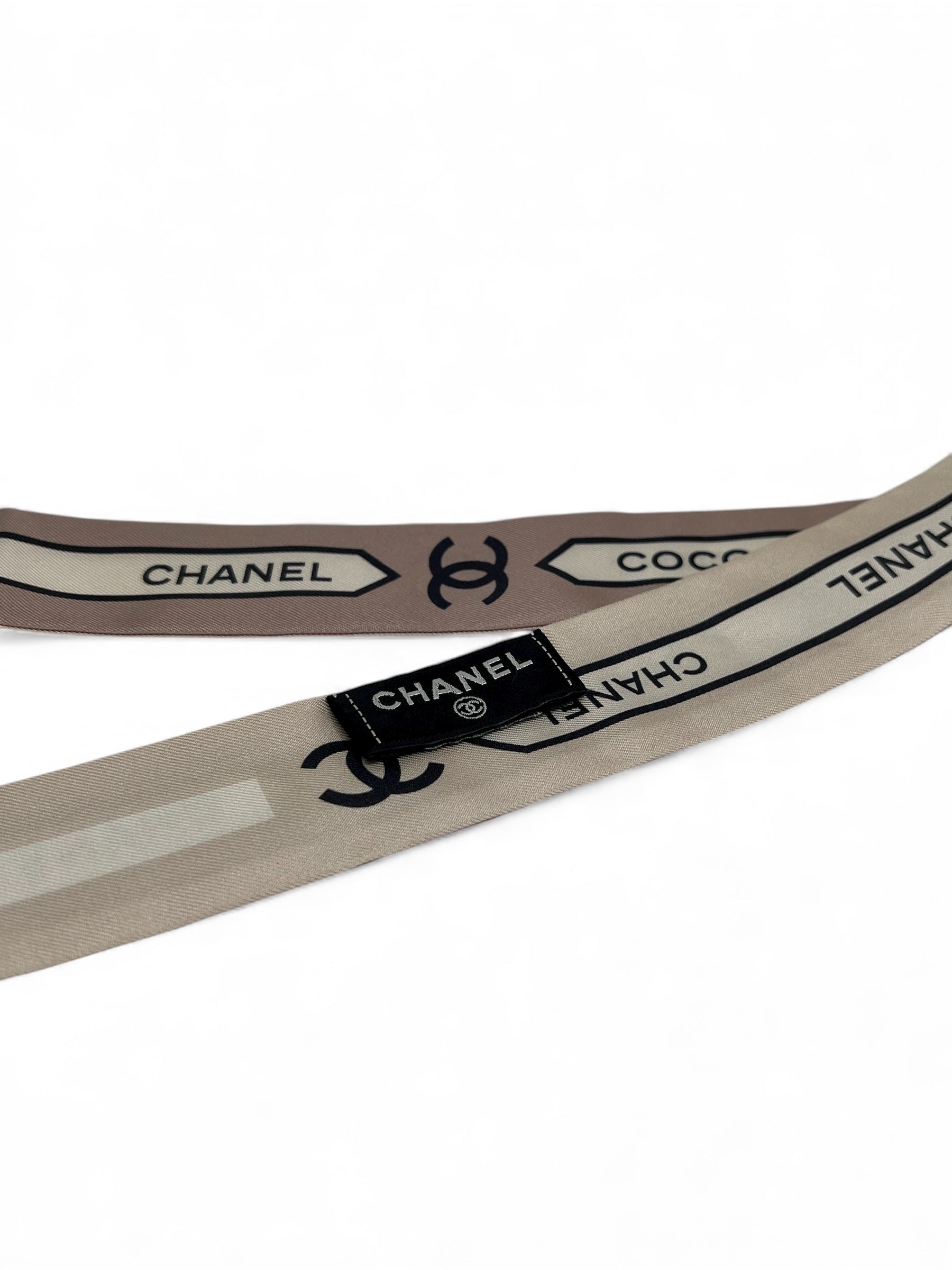 Chanel - Schlankes Stirnband beige
