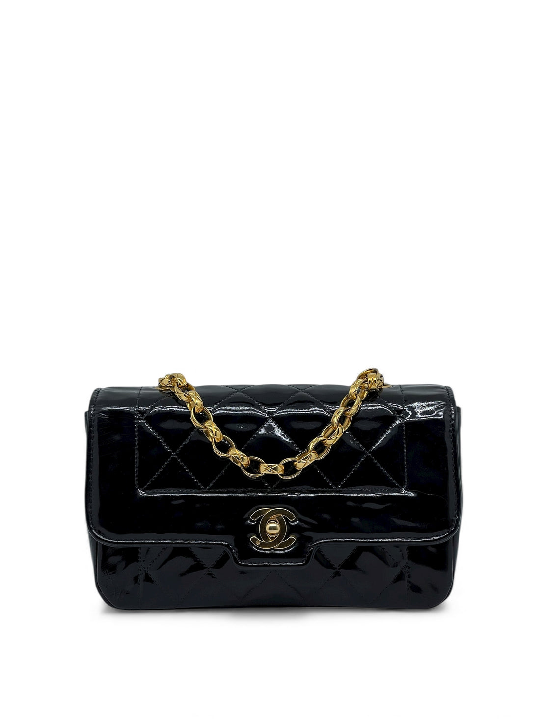 Chanel - Sac à rabat cuir verni