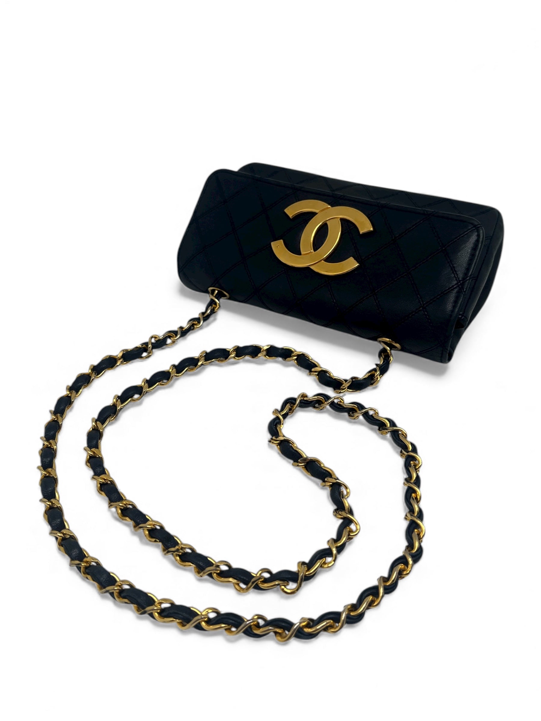 Chanel - Mini borsa con patta blu navy