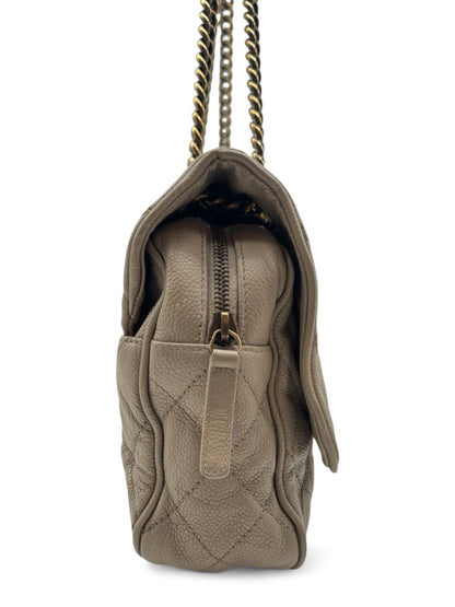 Chanel - Sac à rabat beige
