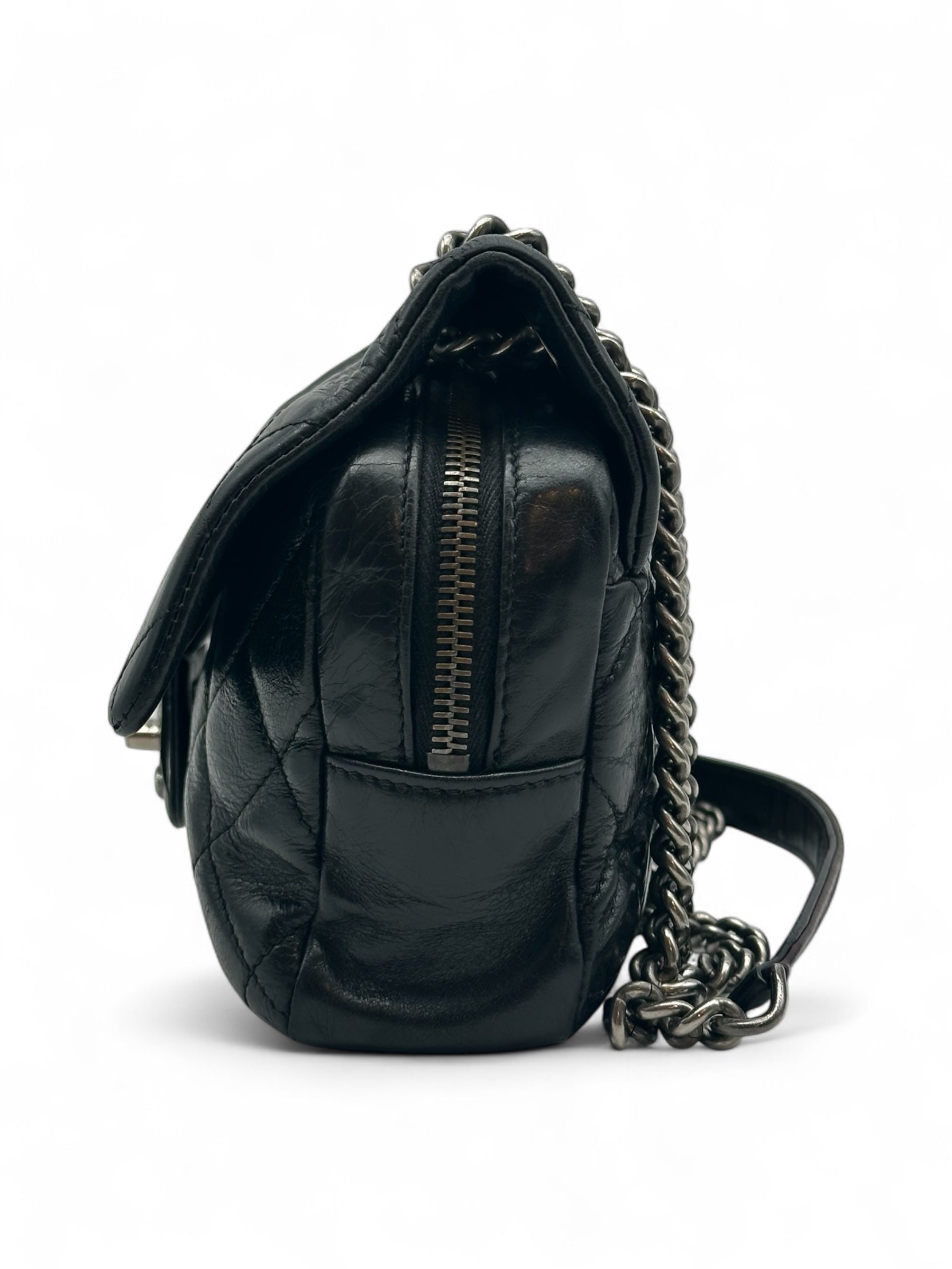 Chanel - Sac noir à rabat