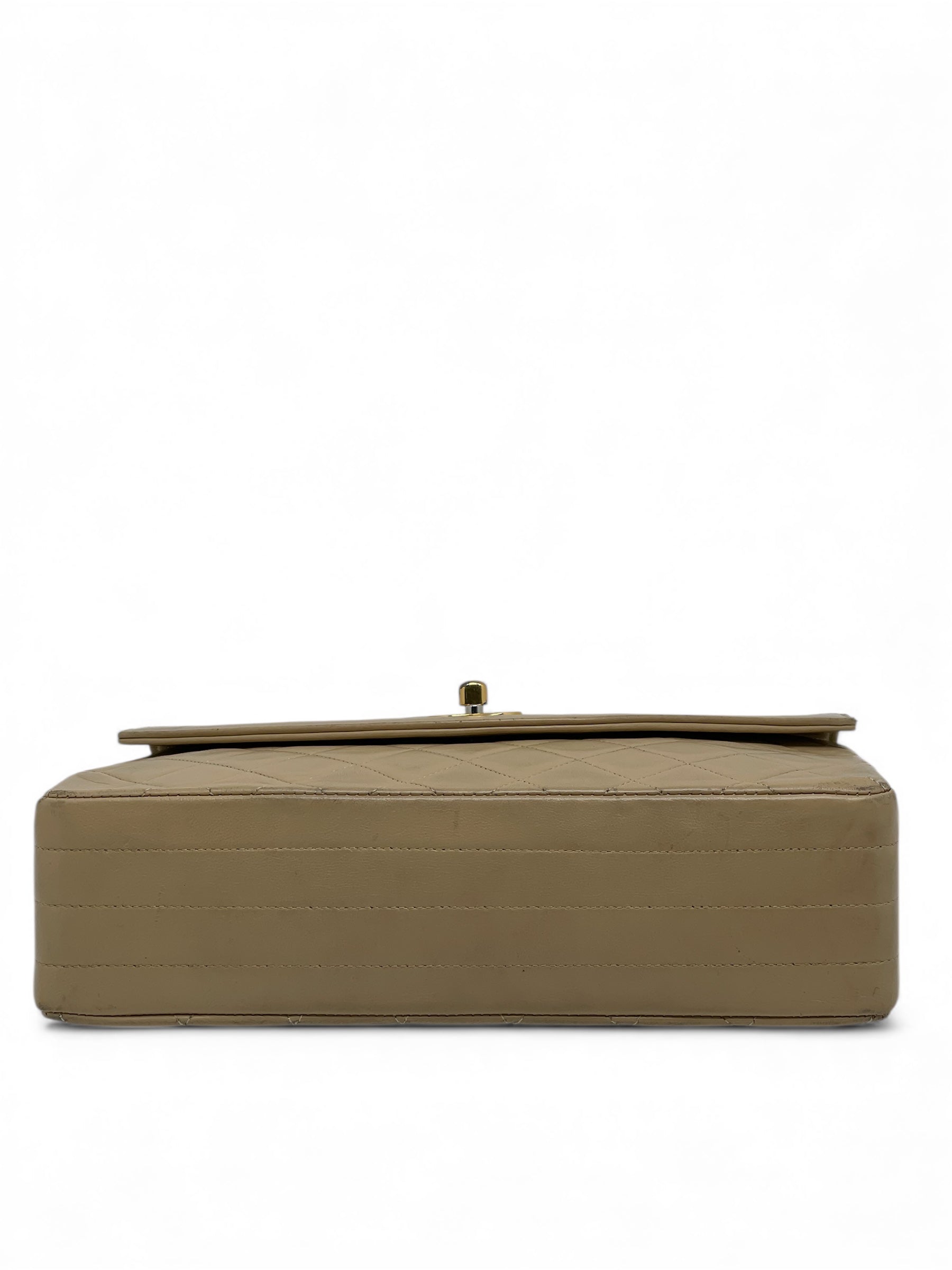 Chanel - Sac à main matelassé beige