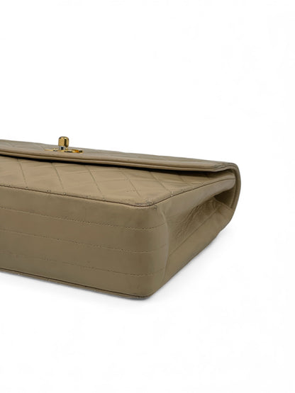 Chanel - Sac à main matelassé beige