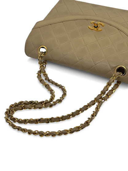Chanel - Sac à main matelassé beige
