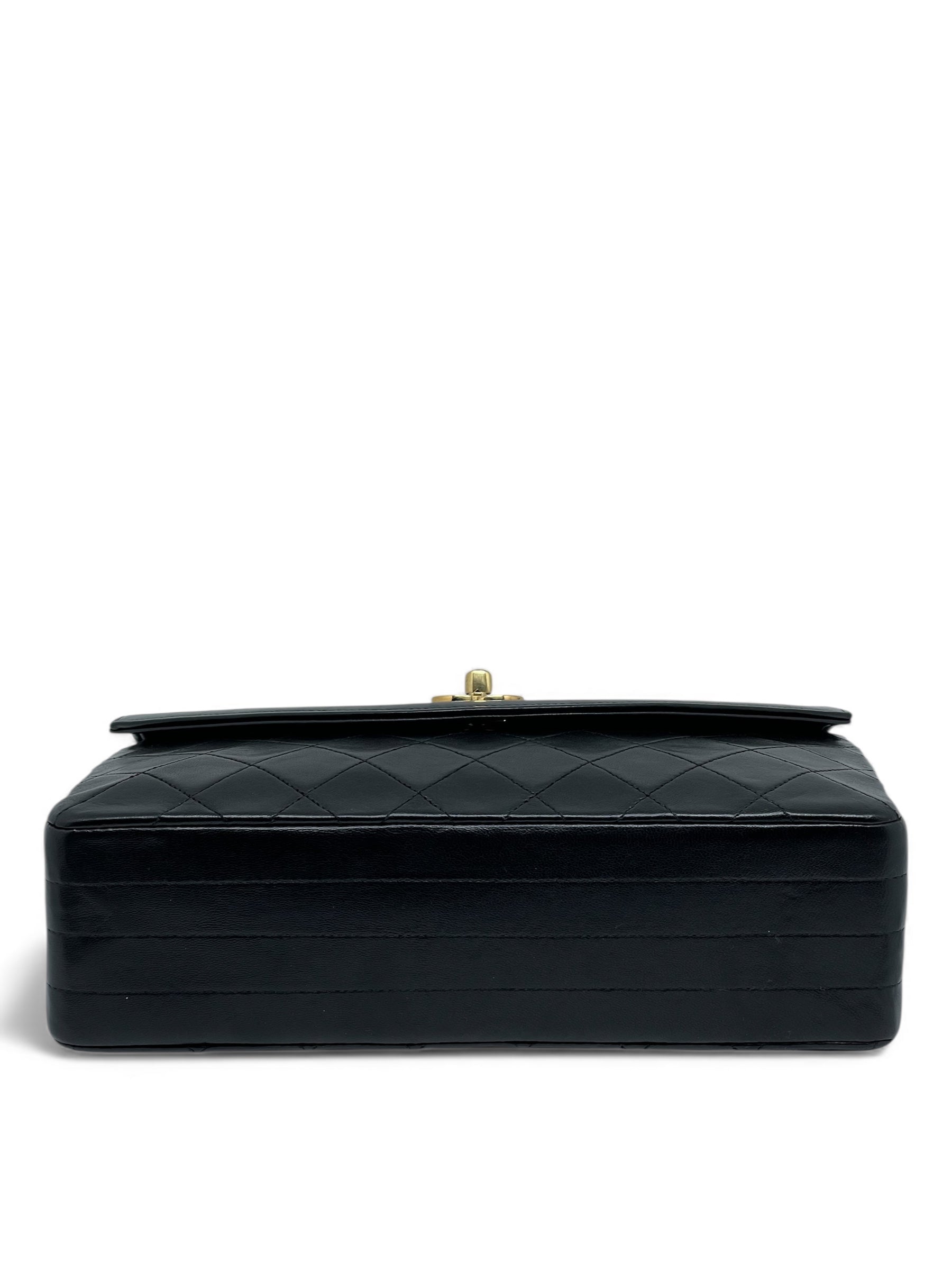 Chanel - Sac noir matelassé