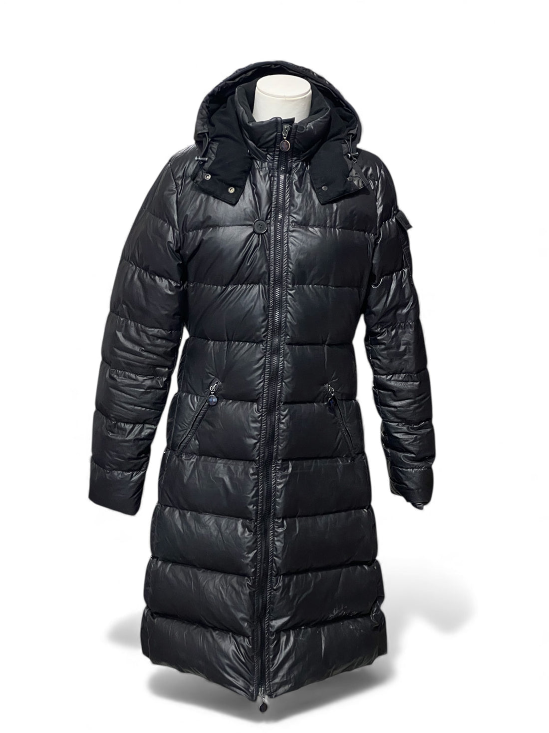 Moncler - Long down jacket T36