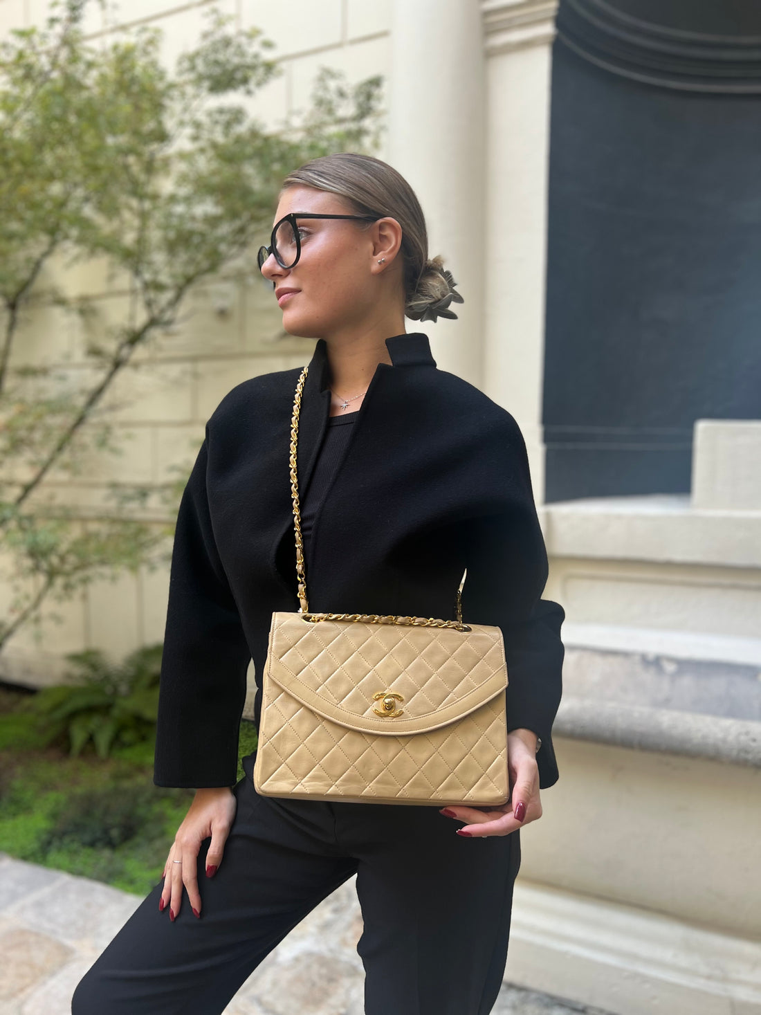 Chanel - Sac à main matelassé beige