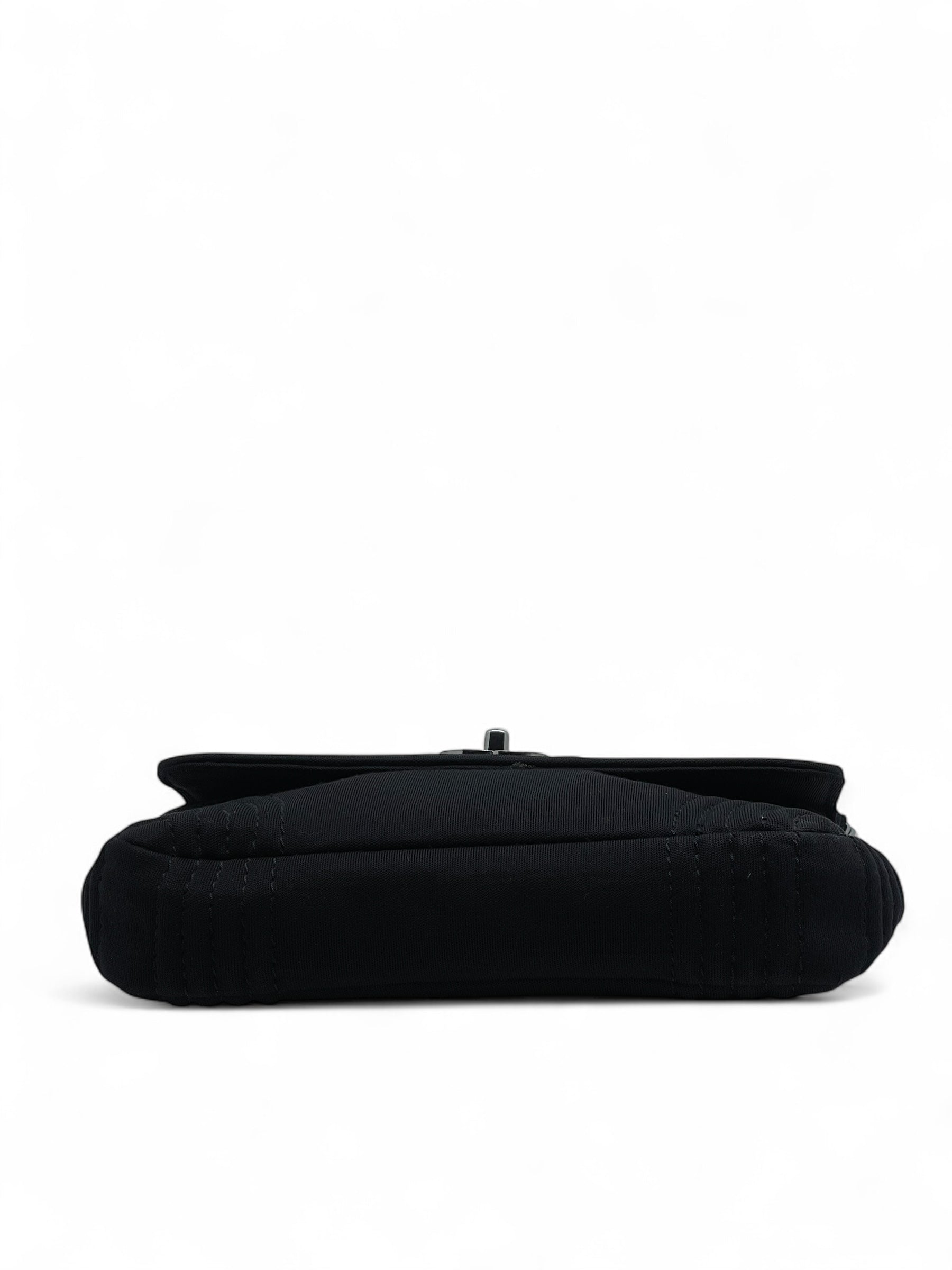 Chanel - Sac en jersey noir