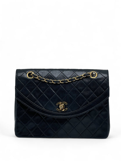 Chanel - Sac vintage matelassé noir