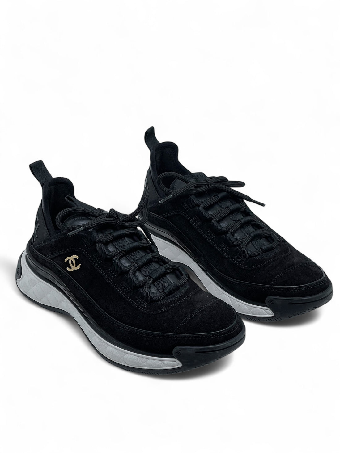 Chanel - Baskets basses en suède T38