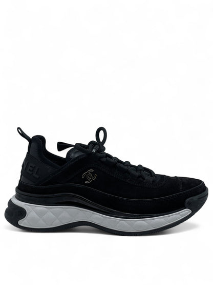 Chanel - Baskets basses en suède T38
