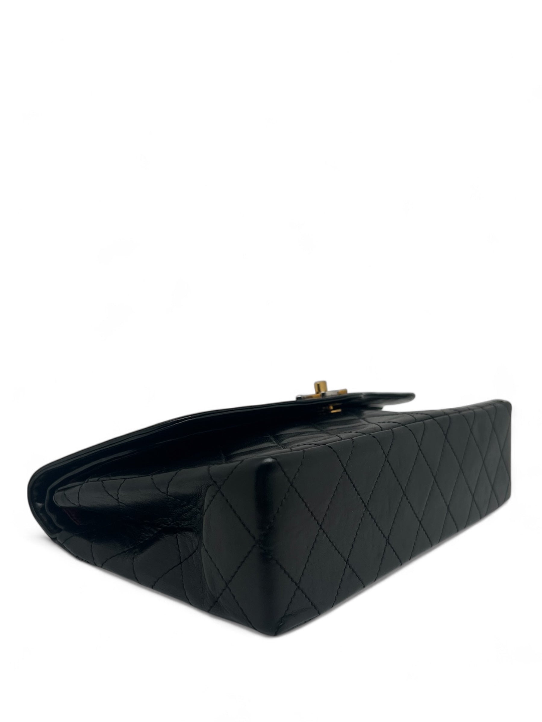Chanel - Schultertasche aus schwarzem Lammleder