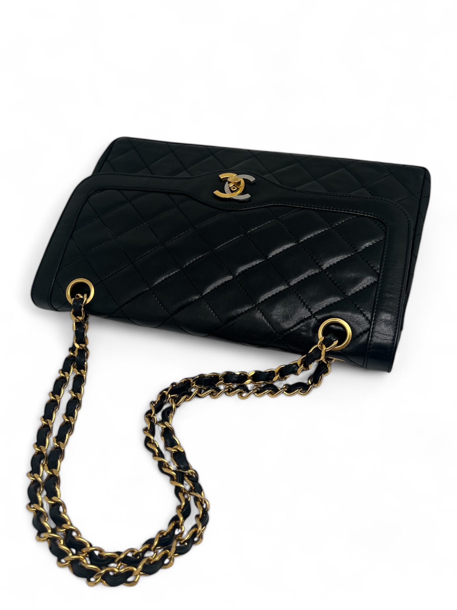 Chanel - Sac à épaule en agneau noir