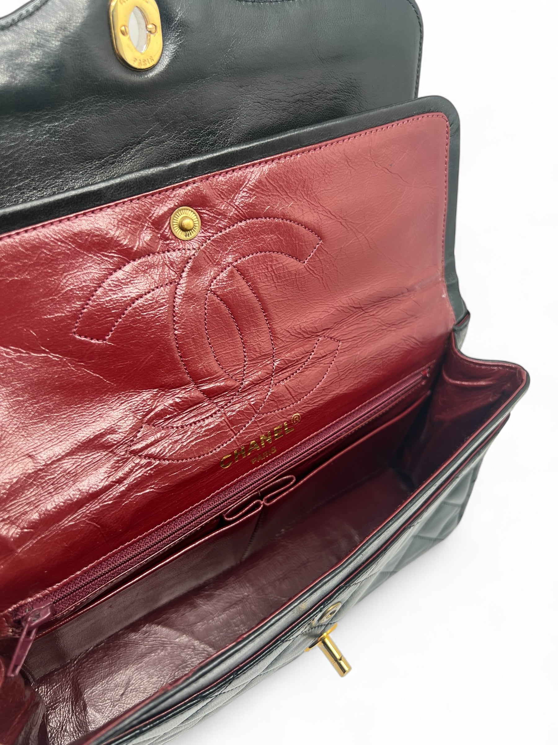 Chanel - Schultertasche aus schwarzem Lammleder
