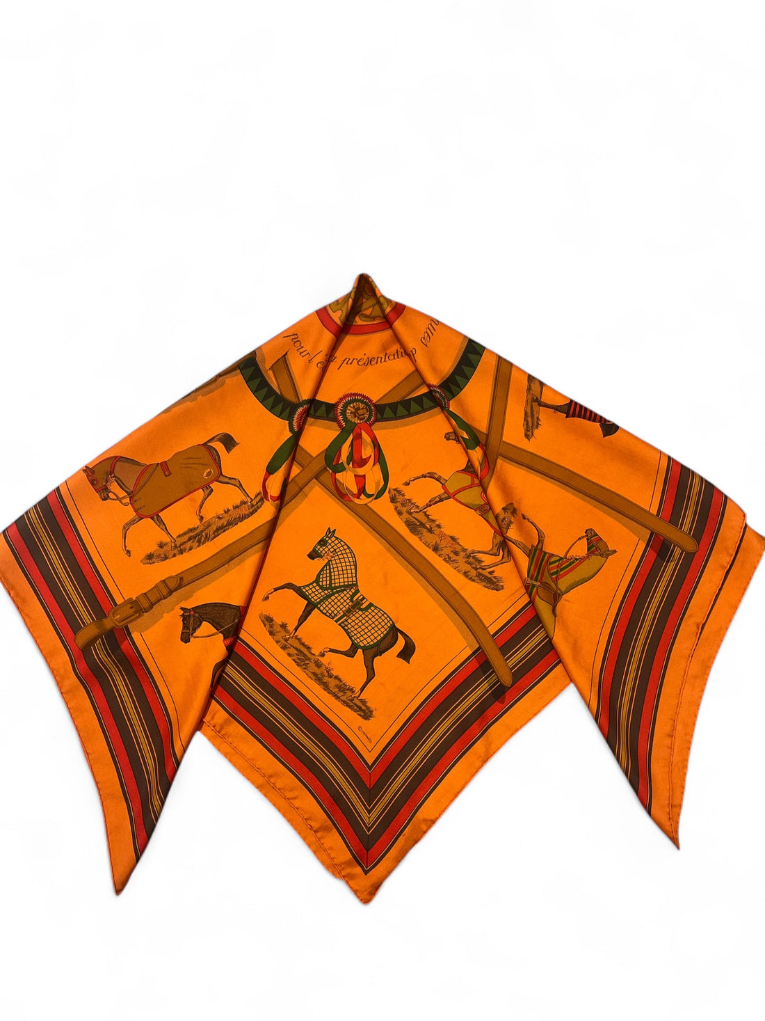 Hermès - Carré 90 « Couvertures et tenues du jour »