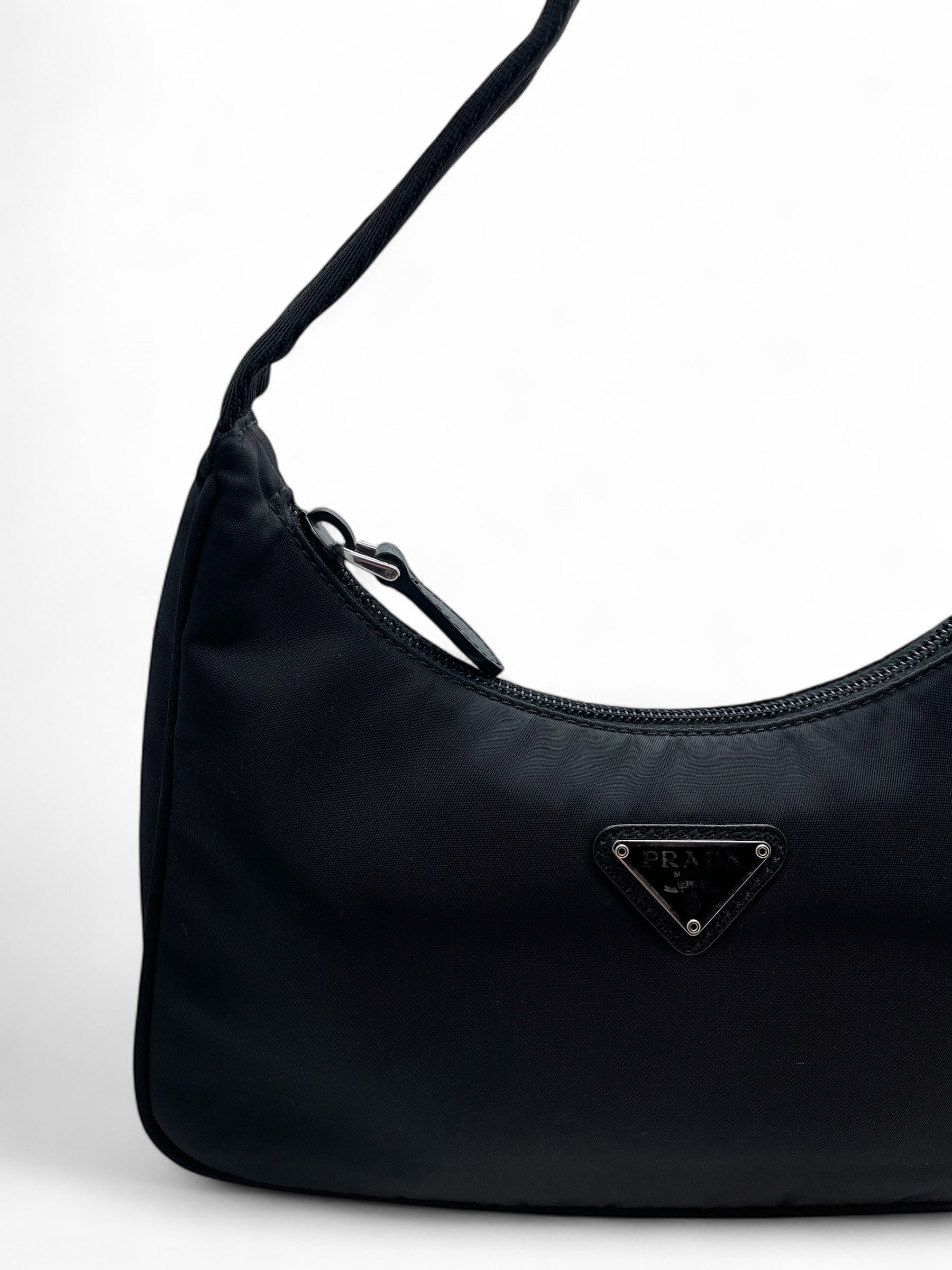 Prada Sac Re-Édition 2000 nylon noir – Les Folies d'Eugenie