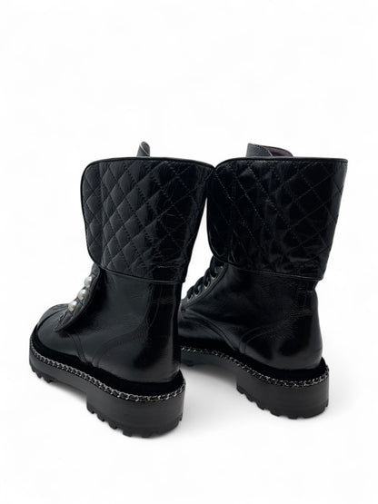 Chanel - Boots en cuir noir avec perles T35,5