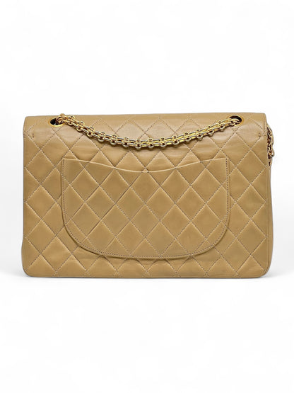 Chanel - Sac beige avec chaîne grain de riz