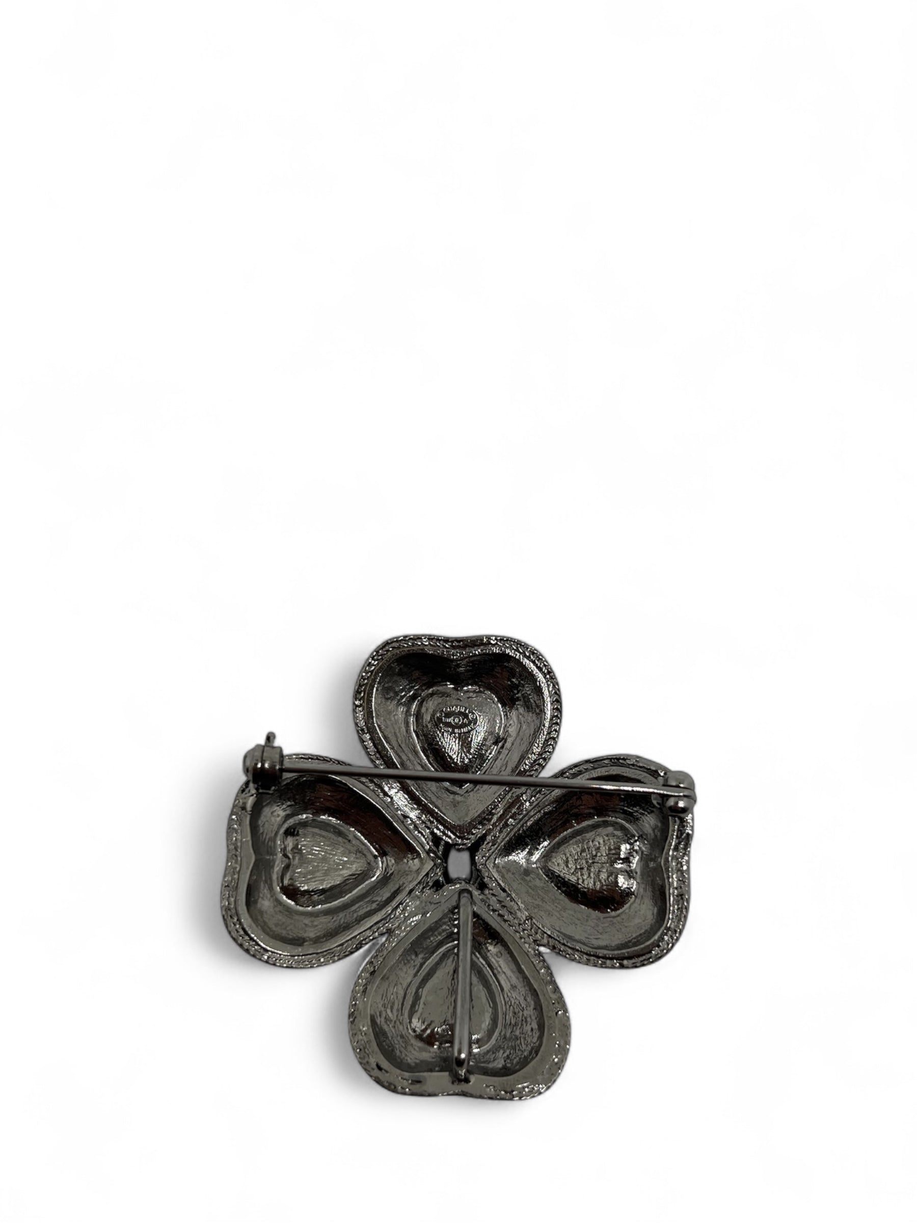 Chanel - Broche avec perles