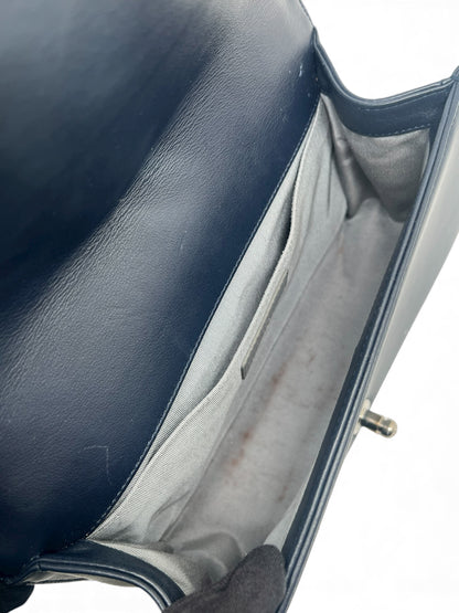 Chanel - Sac Boy chevron bleu marine
