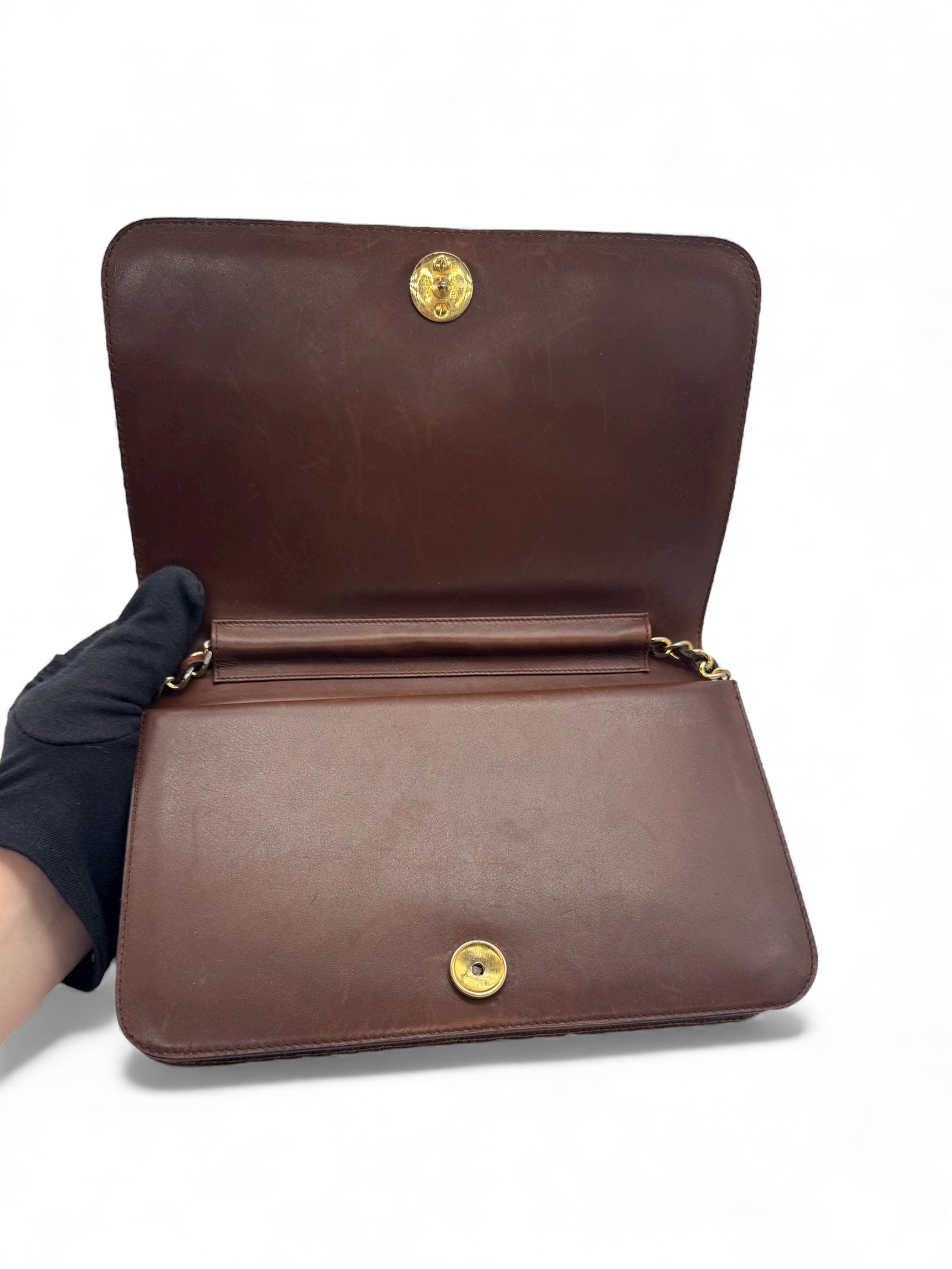 Chanel - Schultertasche mit Klappe braun