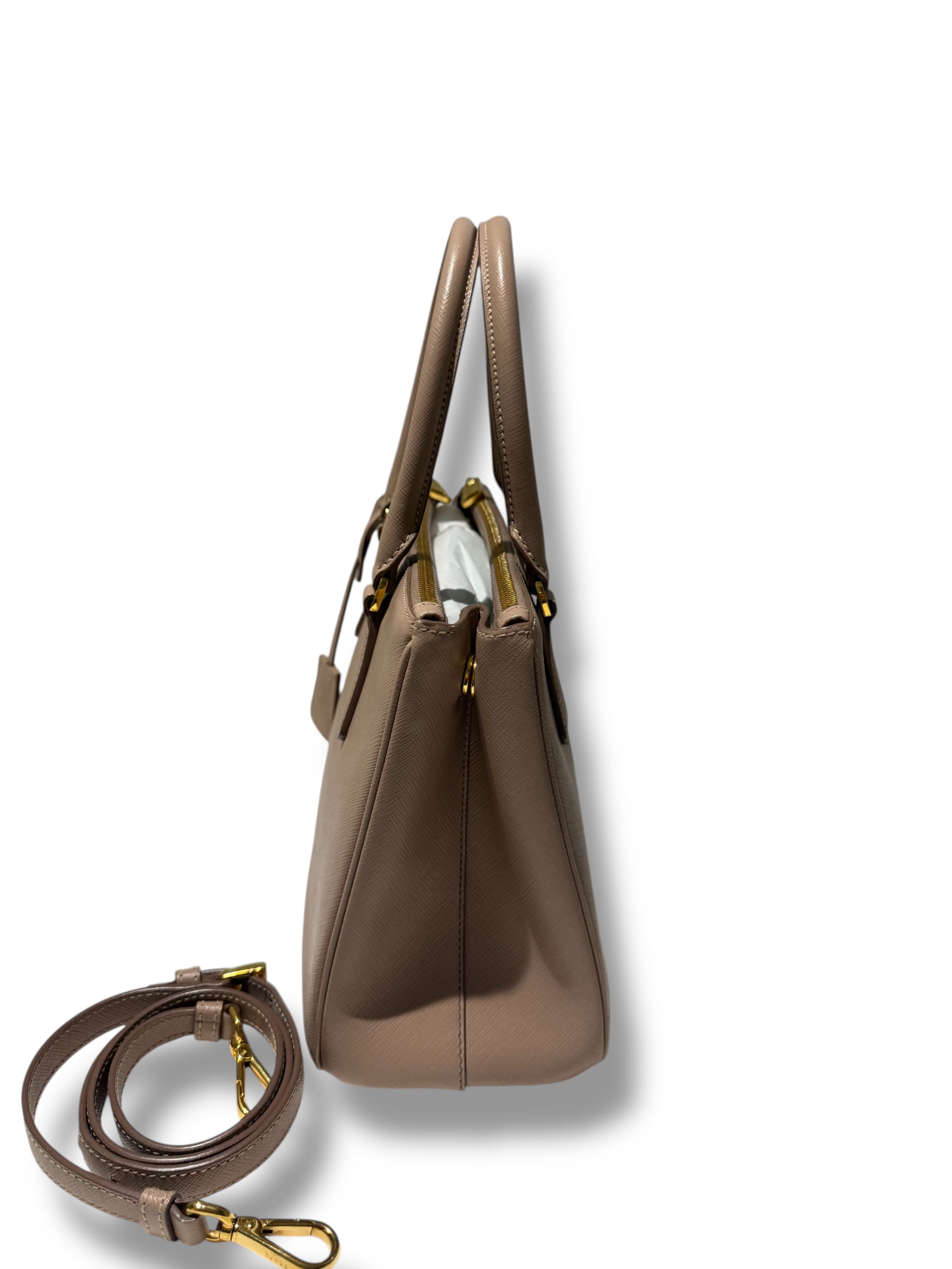 Prada Sac Galleria MM Beige | Les Folies d’Eugénie