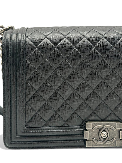 Chanel - Tasche Boy aus schwarzem Kaviarleder