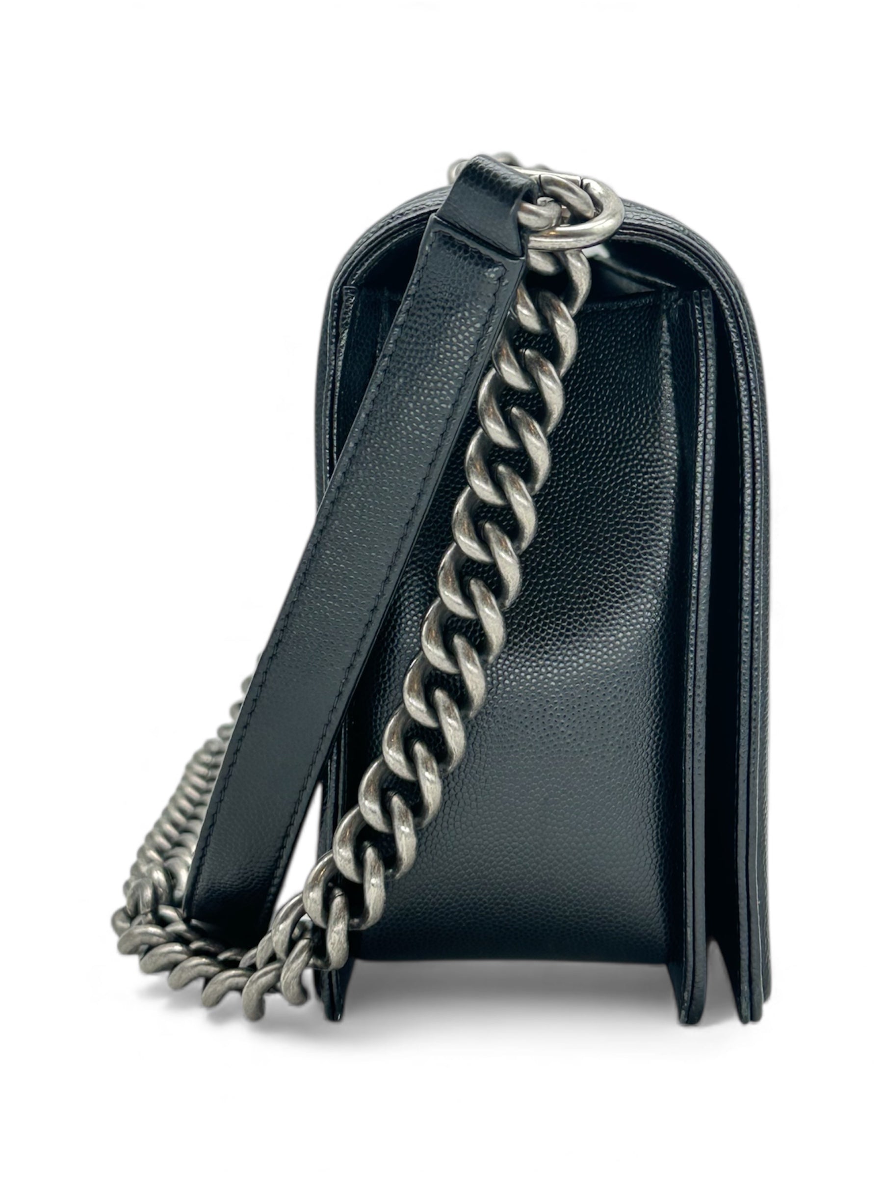 Chanel - Tasche Boy aus schwarzem Kaviarleder