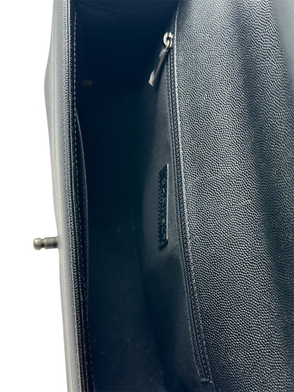 Chanel - Tasche Boy aus schwarzem Kaviarleder