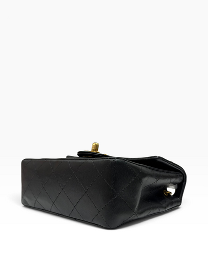 Chanel - Timeless mini en cuir agneau noir
