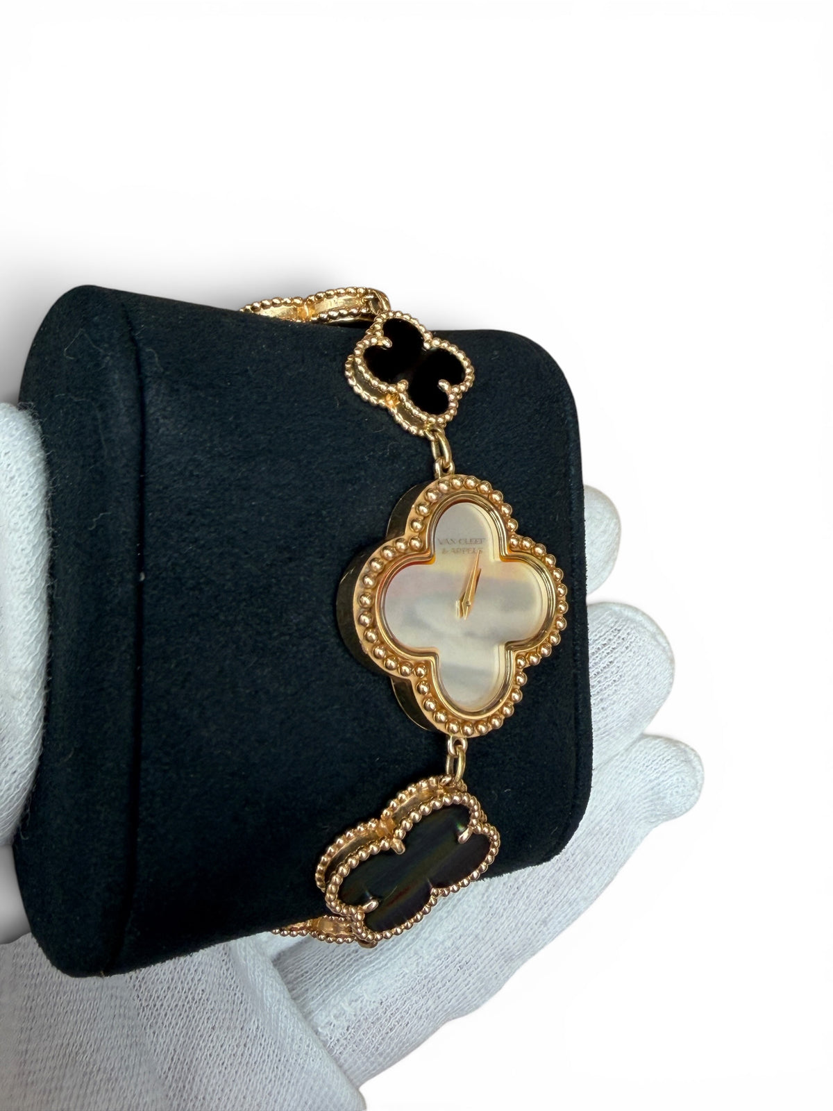 Van Cleef &amp; Arpels - Montre Magic Alhambra petit modèle