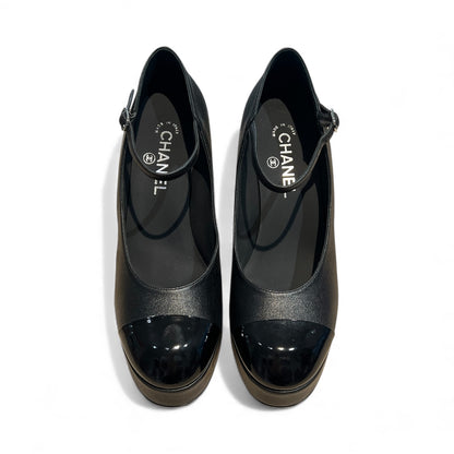 Chanel -   Escarpins en cuir noir Mary Jane T39
