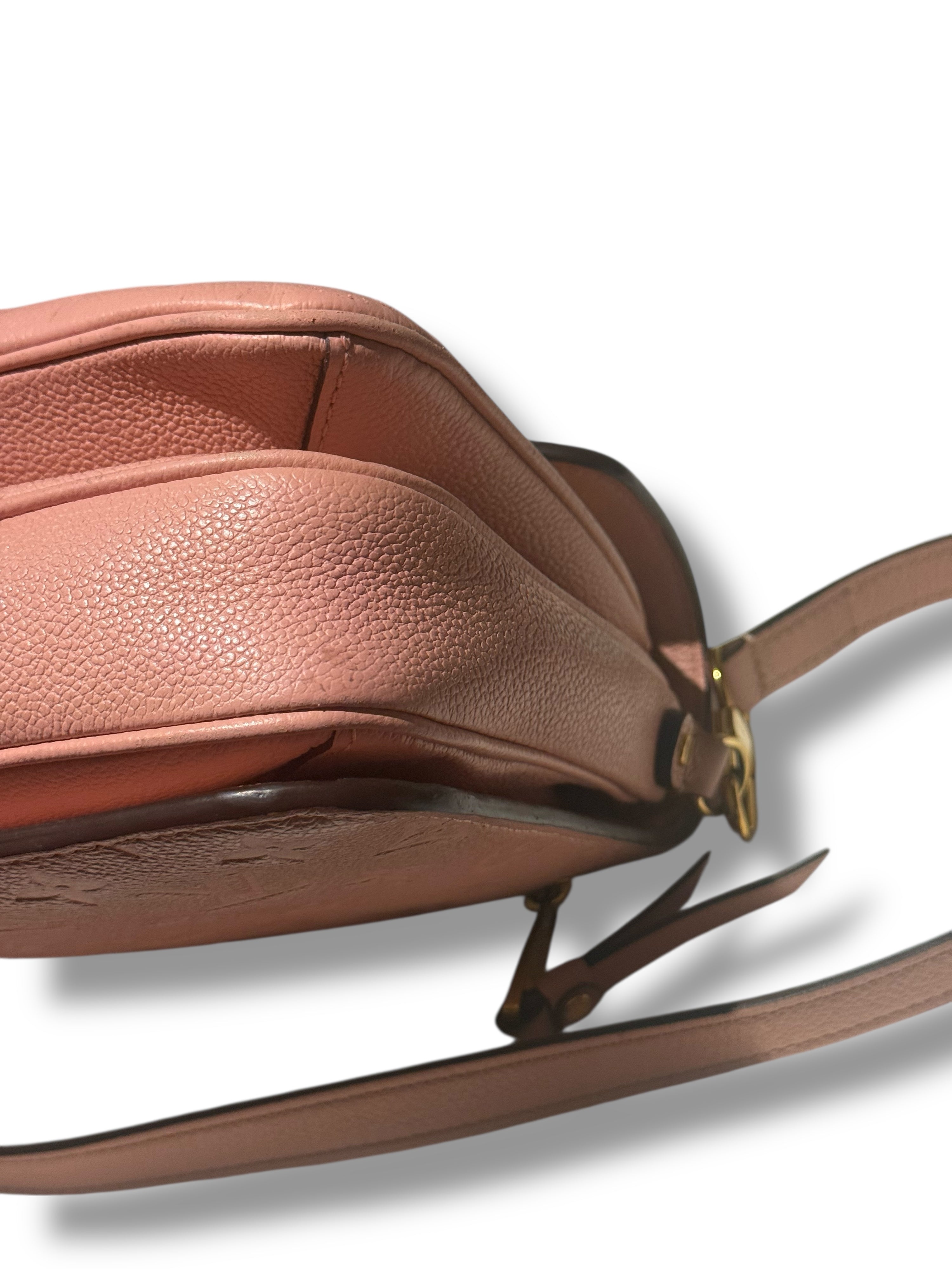 Louis Vuitton - Métis-Tasche geprägt Rose Sakura