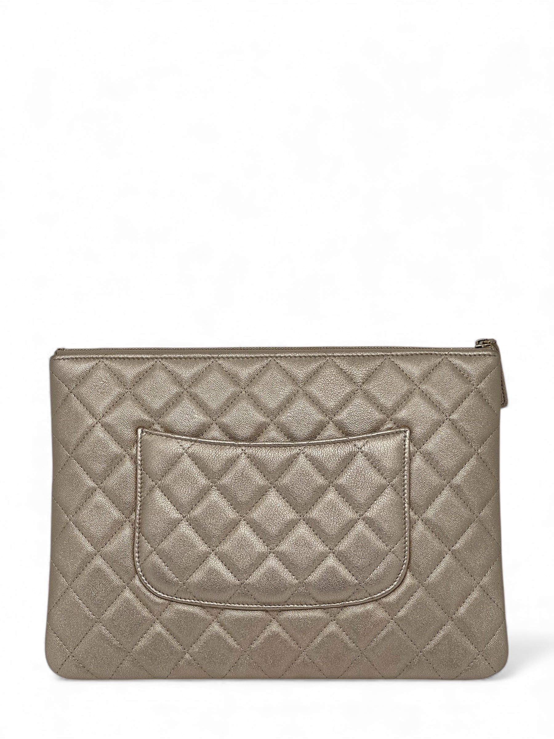 Chanel - Pochette dorata in pelle