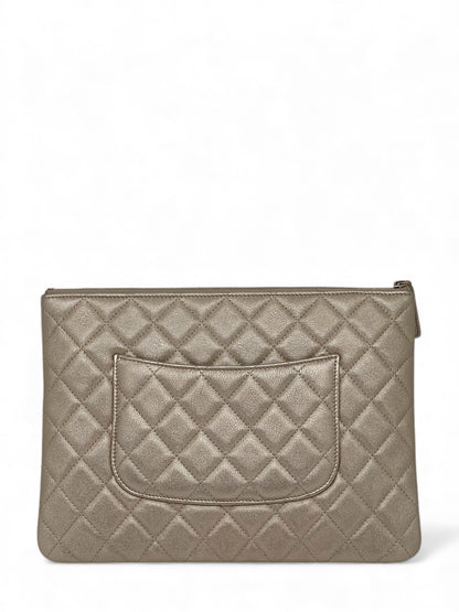 Chanel - Pochette dorée en cuir