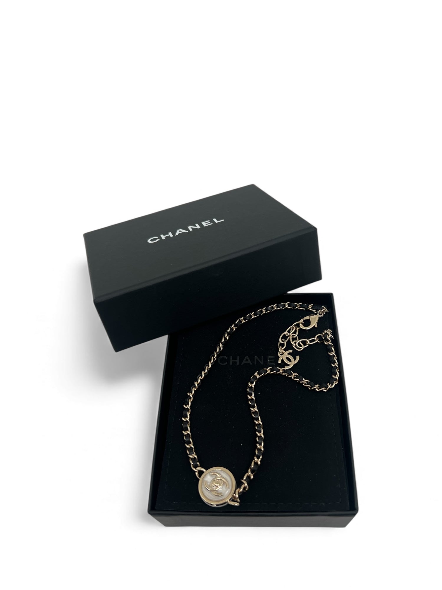 Chanel - Collier médaillon