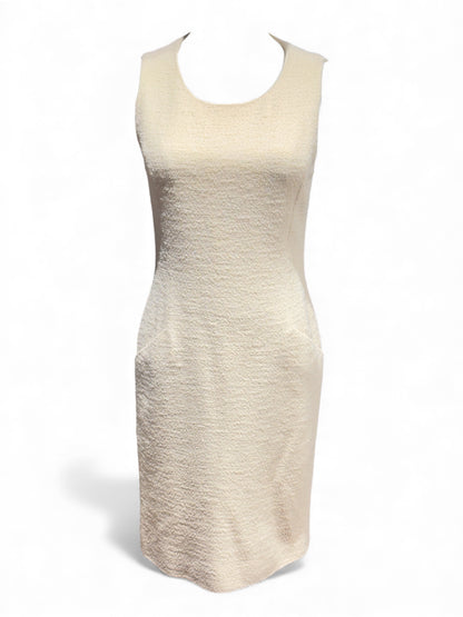 Chanel - Robe en tweed jaune beurre sans manches T38