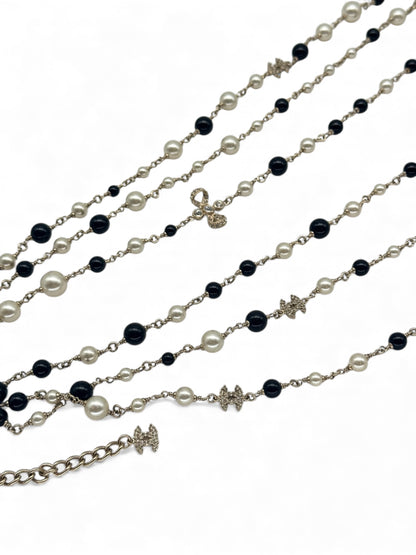 Chanel - Sautoir avec perles bicolores