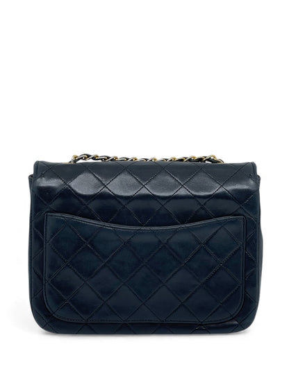 Chanel - Sac à main Demi Lune en cuir d’agneau