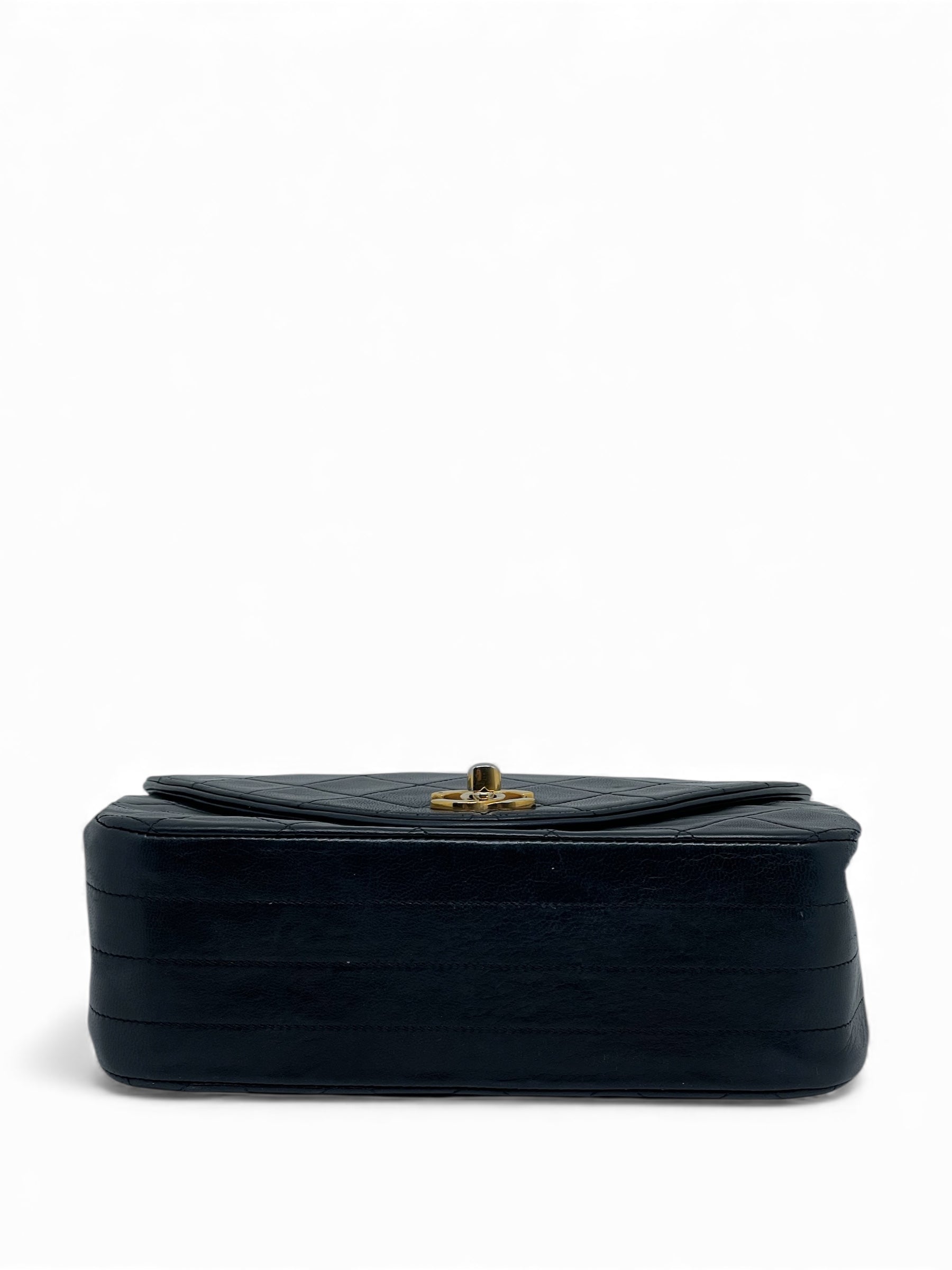 Chanel - Sac à main Demi Lune en cuir d’agneau noir