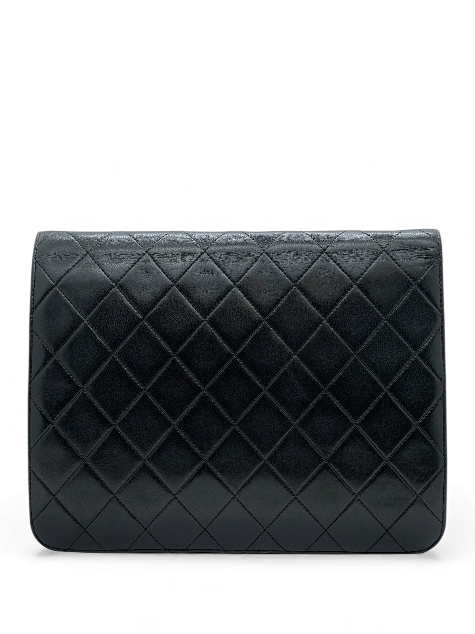 Chanel - Klassische Umhängetasche aus schwarzem Leder