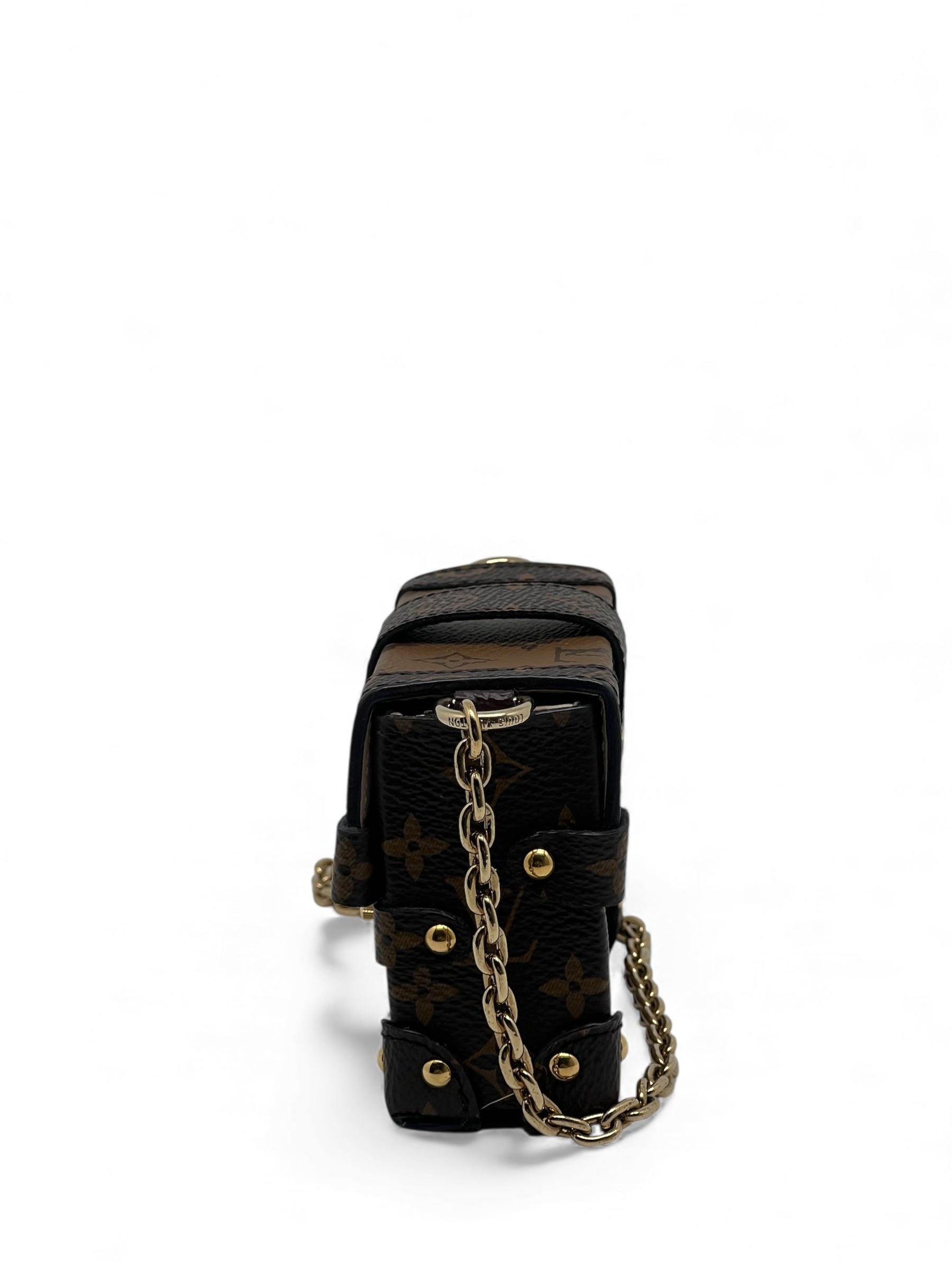 Louis Vuitton - Petite Malle Essential trunk with chain