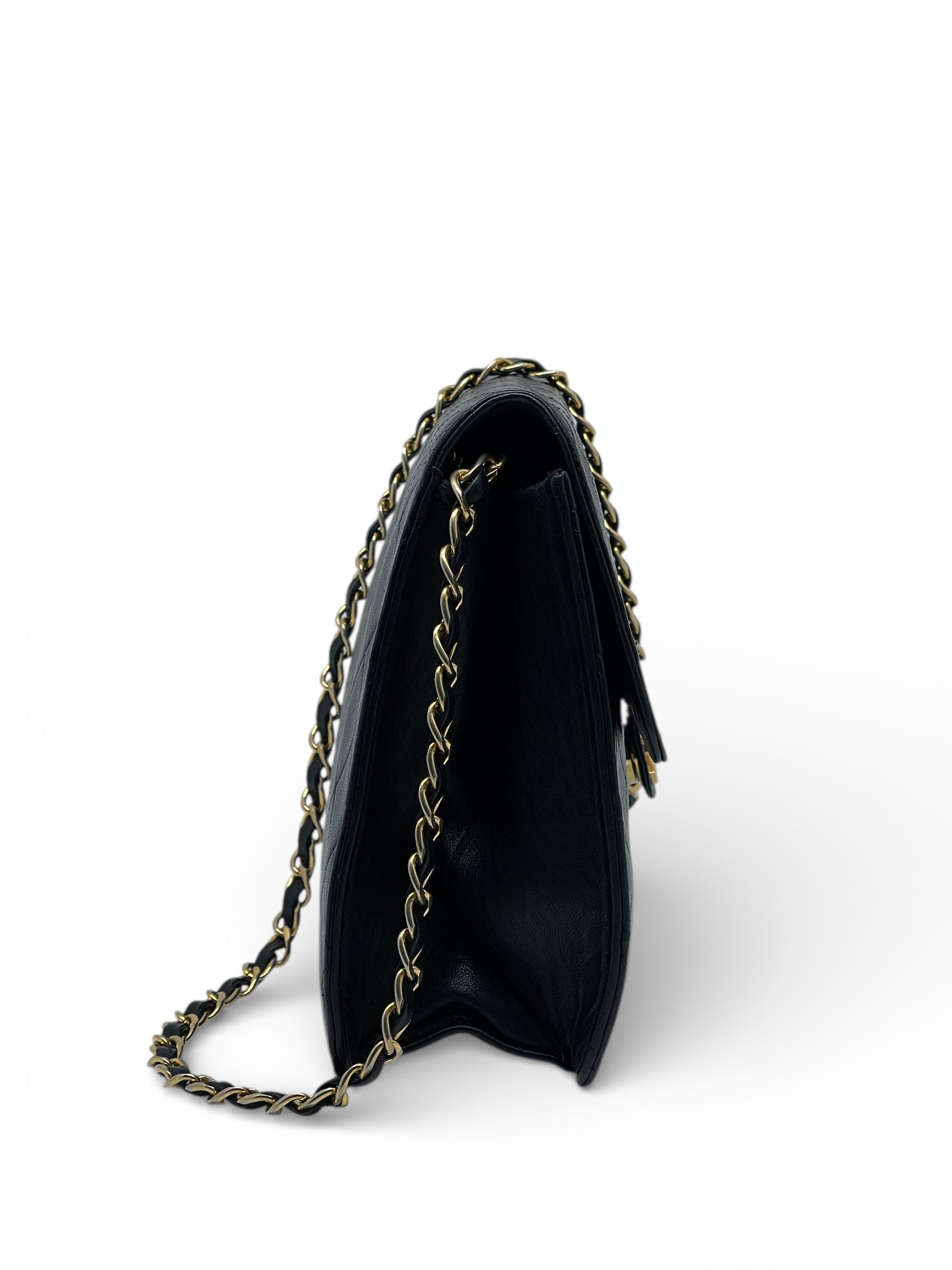 Chanel - Sac à rabat Classique en cuir noir