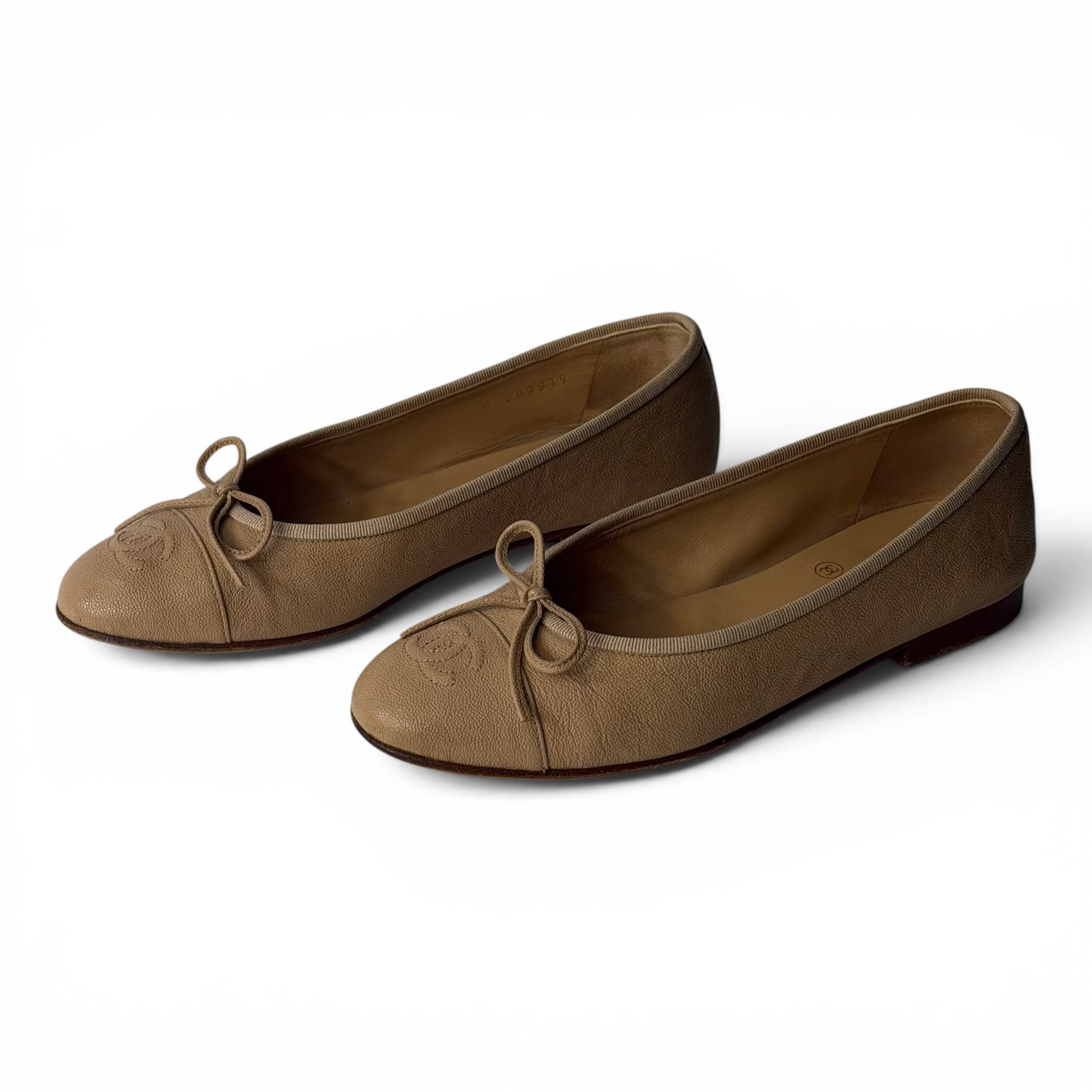 Chanel - Ballerines cuir caviar beige T.36,5
