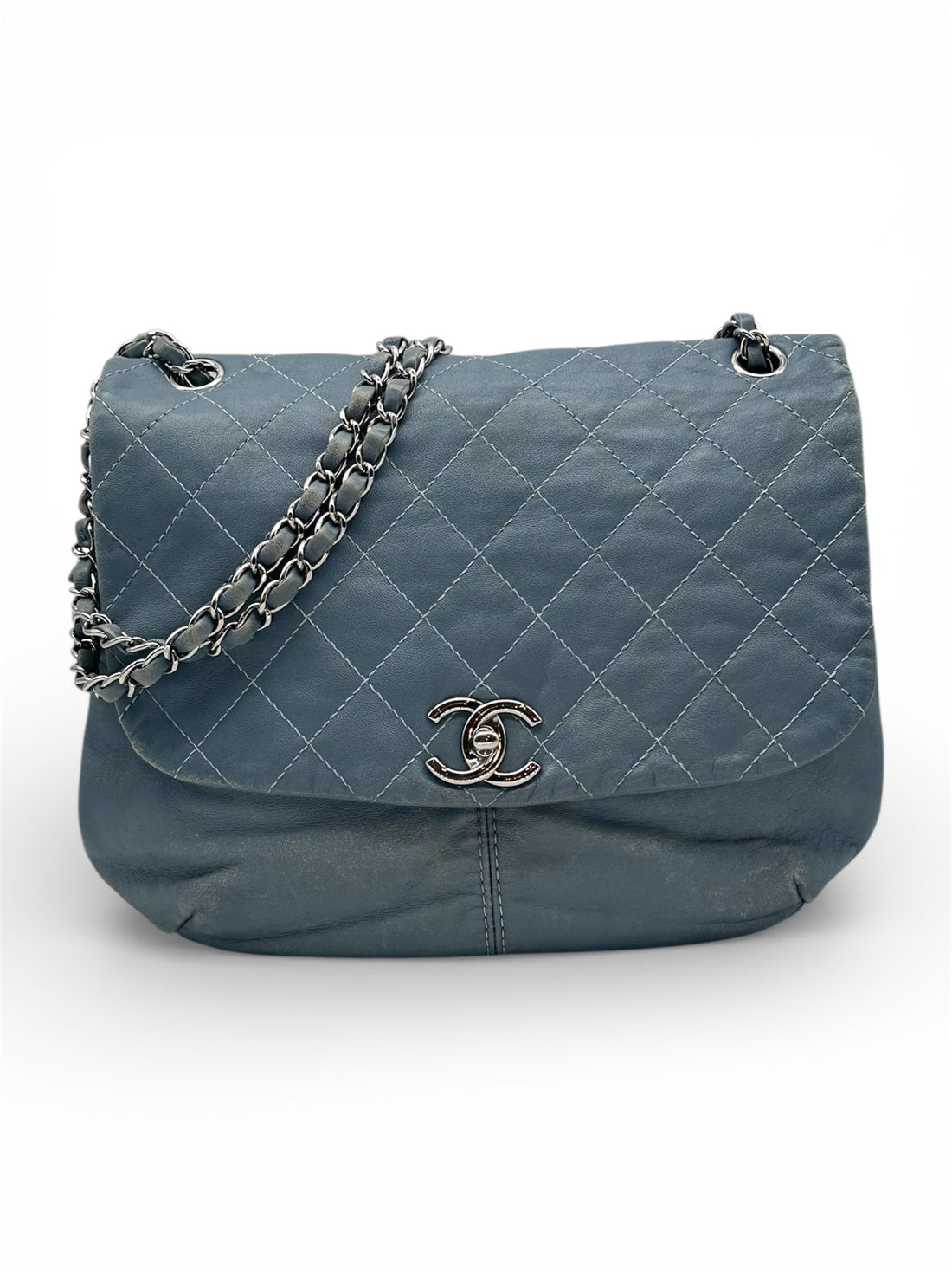 Chanel - Sac à rabat bleu ciel