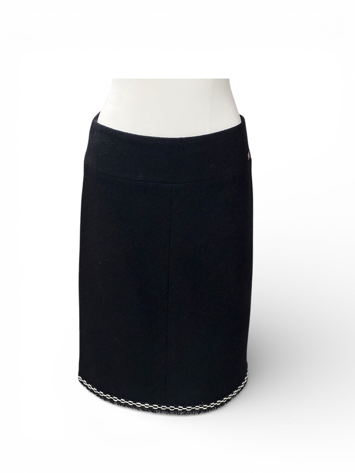 Chanel -  Jupe  à Broderies noir T.40